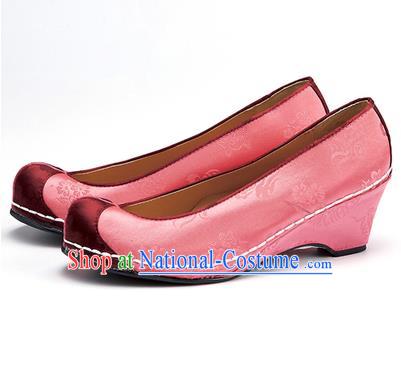 Traditional Korean National Wedding Embroidered Shoes, Asian Korean Hanbok Bride Embroidery Pink Satin Shoes for Women