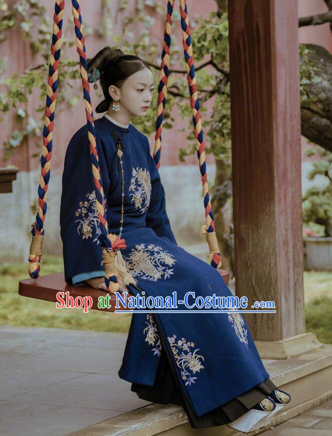 Story of Yanxi Palace Traditional Chinese Qing Dynasty Imperial Consort Costume, Asian China Ancient Manchu Imperial Concubine Embroidered Clothing for Women