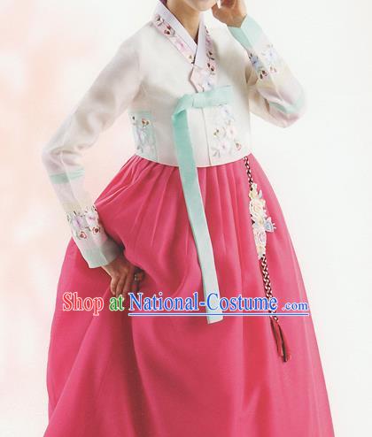 Korean National Handmade Formal Occasions Wedding Bride Clothing Hanbok Costume Embroidered White Blouse and Pink Dress for Women