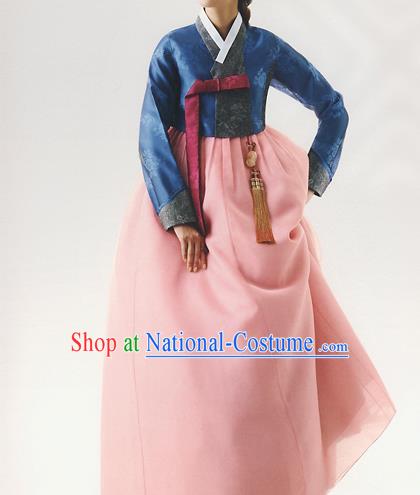 Korean National Handmade Formal Occasions Wedding Bride Clothing Hanbok Costume Embroidered Blue Blouse and Pink Dress for Women