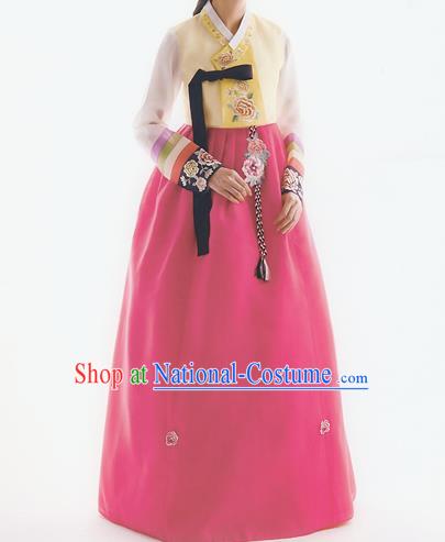 Korean National Handmade Formal Occasions Wedding Bride Clothing Embroidered Yellow Blouse and Pink Dress Palace Hanbok Costume for Women