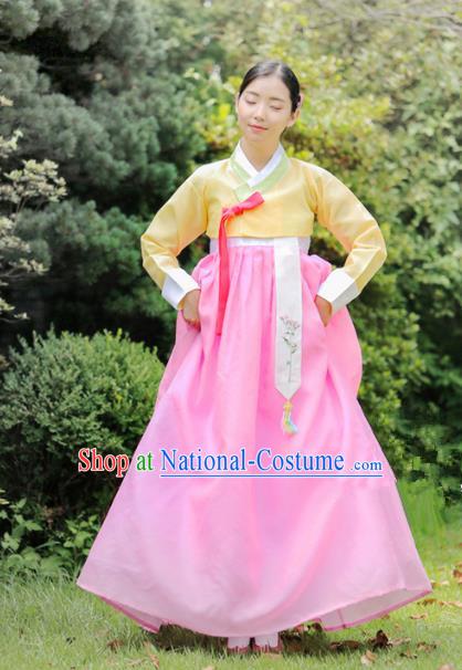 Korean National Handmade Formal Occasions Bride Clothing Hanbok Costume Embroidered Yellow Blouse and Pink Dress for Women