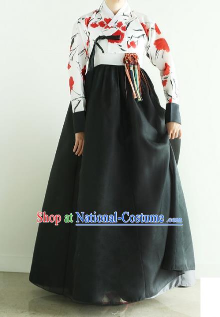 Asian Korean National Handmade Wedding Clothing Palace Bride Hanbok Costume Embroidered White Blouse and Black Dress for Women