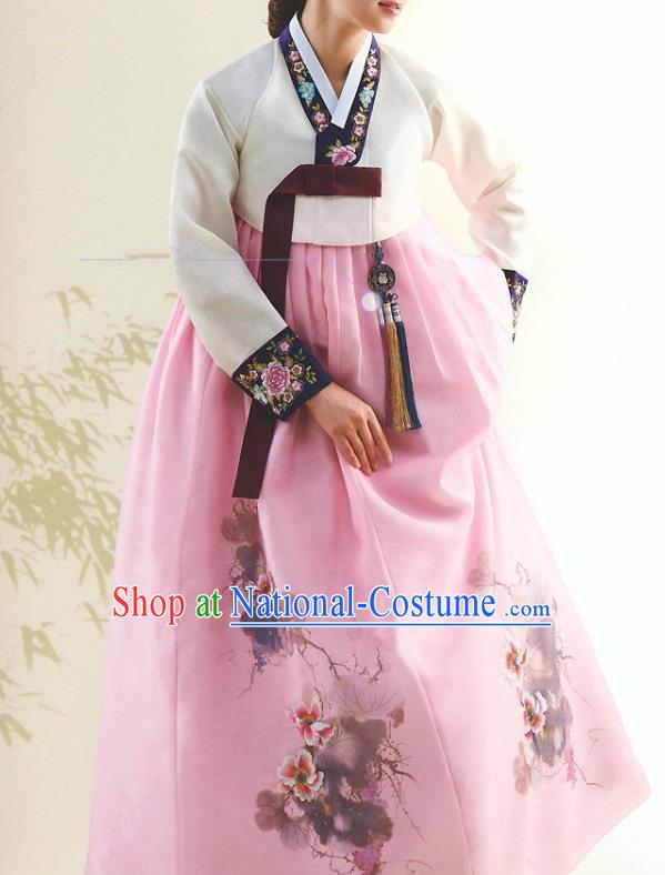 Top Grade Korean National Handmade Wedding Palace Bride Hanbok Costume Embroidered White Blouse and Pink Dress for Women