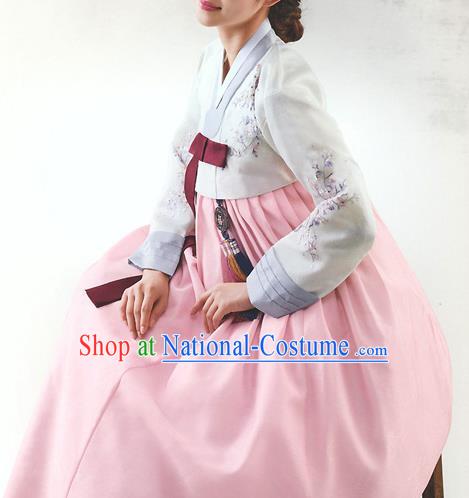 Top Grade Korean National Handmade Wedding Palace Bride Hanbok Costume Embroidered White Blouse and Pink Dress for Women