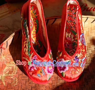 Asian Chinese Traditional Wedding Shoes Red Embroidered Shoes, China Peking Opera Embroidery Peony Shoes Hanfu Shoes for Women