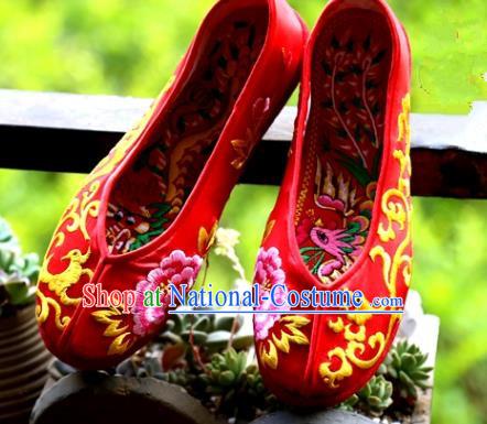 Asian Chinese Traditional Wedding Shoes Red Embroidered Shoes, China Peking Opera Hand Embroidery Dragon Peony Shoe Hanfu Shoes for Women