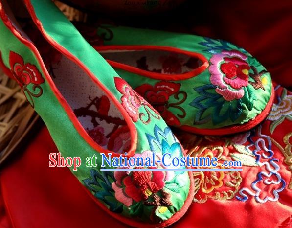 Asian Chinese Traditional Shoes Bride Green Embroidered Shoes, China Peking Opera Handmade Embroidery Peony Shoe Hanfu Princess Shoes for Women