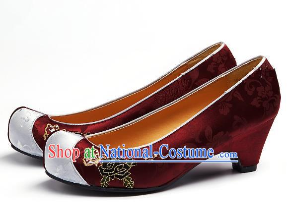 Traditional Korean National Embroidered Shoes, Asian Korean Hanbok Dark Red Wedding Shoes for Women