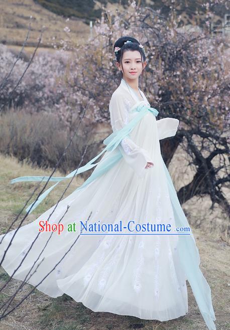 Asian China Tang Dynasty Imperial Princess White Costume, Traditional Ancient Chinese Hanfu Embroidered Clothing for Women