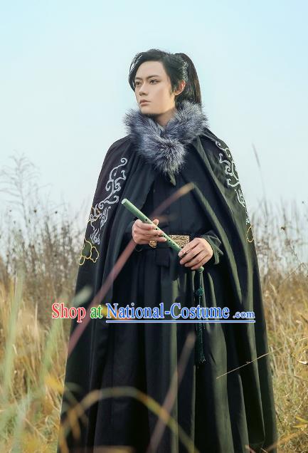 Traditional Chinese Ming Dynasty Swordsman Hanfu Costume Embroidered Cloak for Men