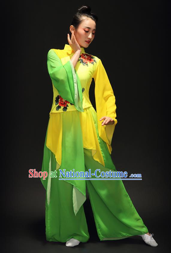 Traditional Chinese Classical Yangge Umbrella Dance Costume, China Yangko Fan Dance Yellow Clothing for Women