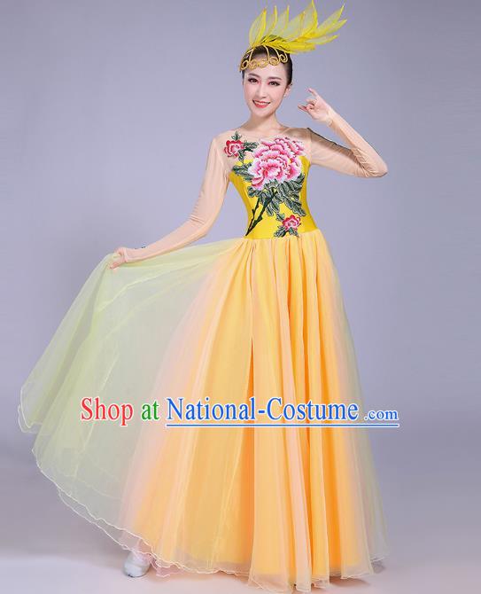 Traditional Chinese Modern Dance Opening Dance Big Swing Yellow Dress Clothing, China Folk Dance Chorus Costume for Women