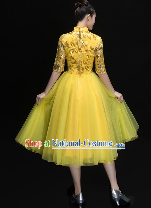 Traditional Chinese Yangge Fan Dancing Costume Modern Dance Dress Clothing