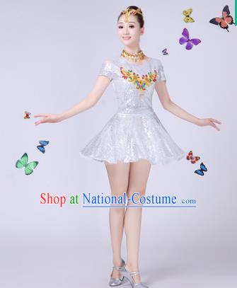 Traditional Chinese Modern Dance Opening Dance Jazz Dance White Paillette Clothing Folk Dance Chorus Costume for Women