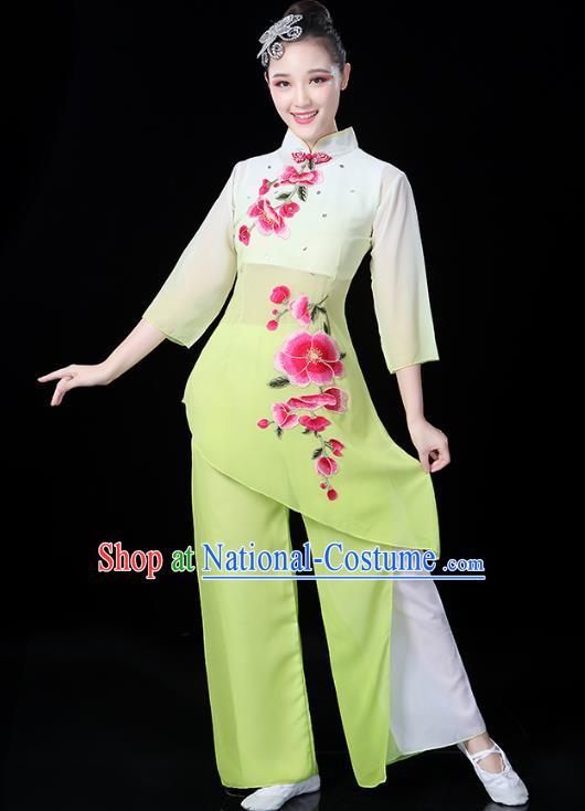 Traditional Chinese Classical Fan Dance Embroidered Costume, China Yangko Folk Dance Yellow Clothing for Women