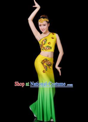 Traditional Chinese Dai Nationality Peacock Dance Costume Folk Dance Pavane Yellow Clothing for Women