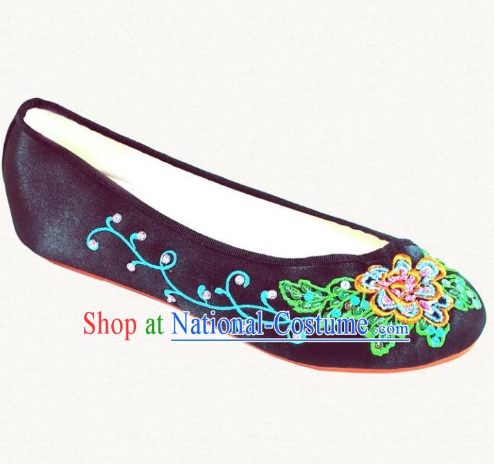 Traditional Chinese National Bride Black Satin Embroidered Shoes, China Handmade Embroidery Peony Hanfu Slippers for Women