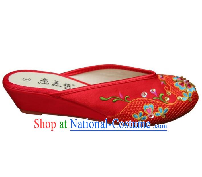 Traditional Chinese National Bride Red Paillette Embroidered Shoes, China Handmade Embroidery Flowers Hanfu Slippers for Women