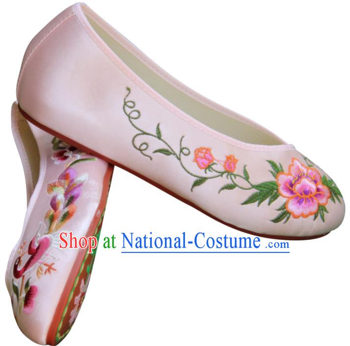 Traditional Chinese National Bride Pink Satin Embroidered Shoes, China Handmade Embroidery Peacock Peony Hanfu Cloth Shoes for Women