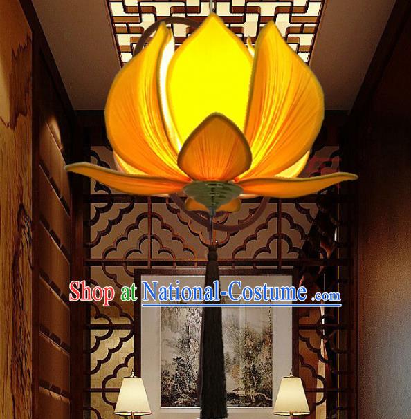 Traditional Chinese Handmade Yellow Silk Lotus Palace Lantern China Ceiling Palace Lamp