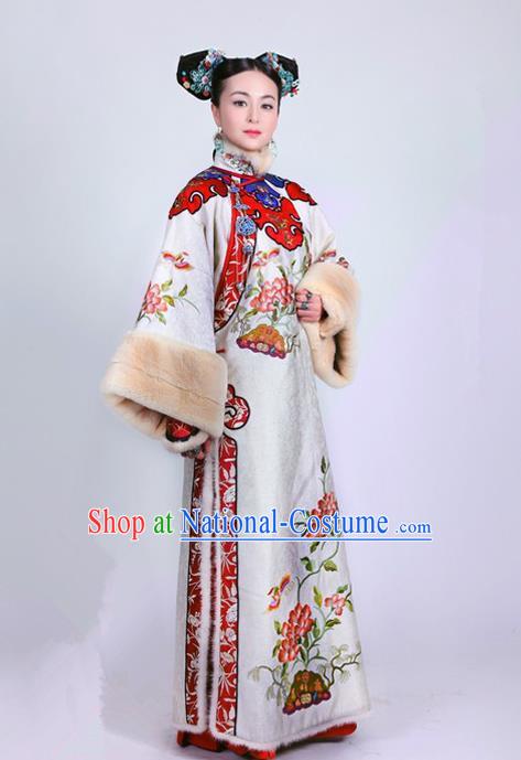 Traditional Ancient Chinese Imperial Consort Costume, Chinese Qing Dynasty Manchu Palace Lady Dress, Cosplay Chinese Mandchous Imperial Princess Delicate Embroidered Clothing for Women