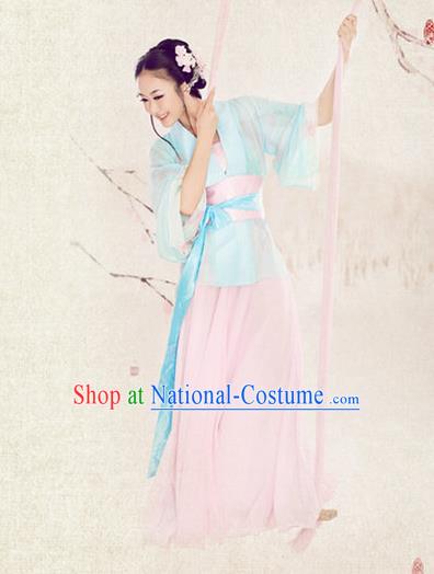 Traditional Ancient Chinese Female Costume, Elegant Hanfu Clothing Chinese Han Dynasty Imperial Princess Embroidered Clothing for Women