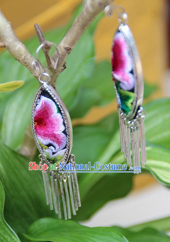 Traditional Chinese Miao Nationality Crafts, Hmong Handmade Miao Silver Embroidery Flowers Tassel Earrings, Miao Ethnic Minority Eardrop Accessories Ear Pendant for Women