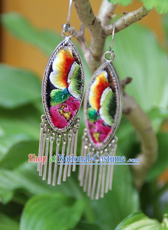 Traditional Chinese Miao Nationality Crafts, Hmong Handmade Miao Silver Embroidery Flowers Tassel Earrings, Miao Ethnic Minority Eardrop Accessories Ear Pendant for Women