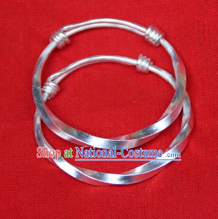 Traditional Chinese Miao Ethnic Minority Miao Silver Bracelet, Hmong Handmade Silver Bracelet Jewelry Accessories for Women