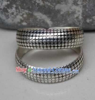 Traditional Chinese Miao Ethnic Minority Miao Silver Bracelet, Hmong Handmade Bracelet Jewelry Accessories for Women