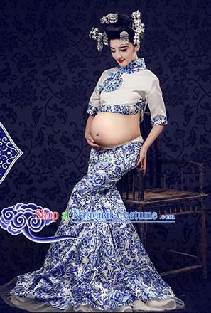 Traditional Ancient Chinese Peking Opera Costume, Chinese Ming Dynasty Blue and White Porcelain Dress, Cosplay Chinese Peri Imperial Empress Clothing for Pregnant Women