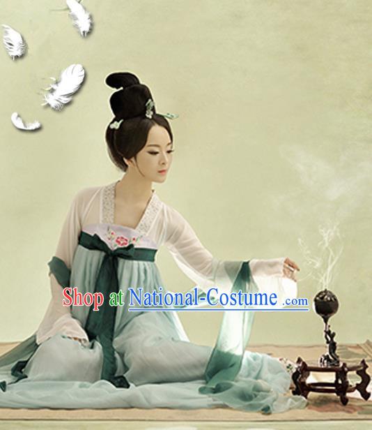 Traditional Ancient Chinese Imperial Consort Costume, Chinese Tang Dynasty Lady LightCyan Dress, Cosplay Chinese Imperial Concubine Clothing Hanfu for Women