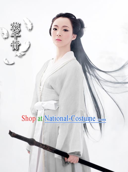 Traditional Ancient Chinese Swordswoman Costume, Chinese Han Dynasty Fairy Elegant Dress, Cosplay Game Character Chinese Peri Princess White Clothing for Women