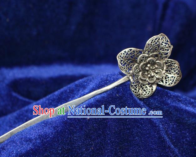 Traditional Chinese Miao Nationality Crafts Jewelry Accessory Classical Hair Accessories, Hmong Handmade Miao Silver Flower Palace Lady Hair Sticks Hair Claw, Miao Ethnic Minority Hair Fascinators Hairpins for Women