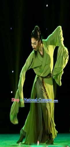 Traditional Chinese Ancient Yangge Fan Dancing Costume, Folk Dance Water Sleeve Uniforms, Classic Tang Dynasty Male Dance Elegant Dress Drum Palace Dance Green Clothing for Men