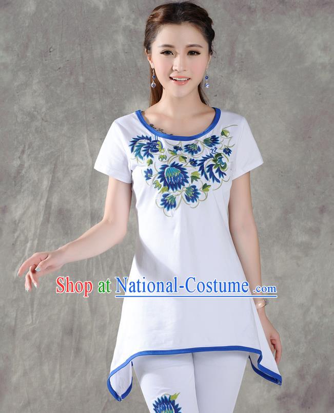 Traditional Ancient Chinese National Costume, Elegant Hanfu T-Shirt, China Tang Suit Round Collar White Embroidered Blouse Cheongsam Upper Outer Garment Clothing for Women