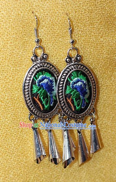 Traditional Chinese Miao Nationality Crafts Jewelry Accessory Classical Earbob Accessories, Hmong Handmade Miao Silver Embroidery Bells Tassel Palace Lady Earrings, Miao Ethnic Minority Eardrop for Women