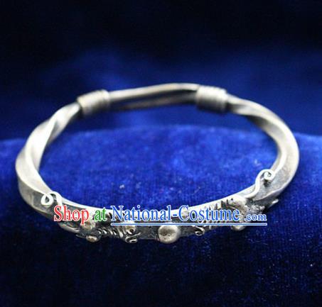 Traditional Chinese Miao Nationality Crafts Jewelry Accessory Bangle, Hmong Handmade Miao Silver Dragon Bracelet, Miao Ethnic Minority Silver Bracelet Accessories for Women