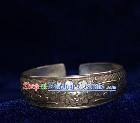 Traditional Chinese Miao Nationality Crafts Jewelry Accessory Bangle, Hmong Handmade Miao Silver Peony Flowers Bracelet, Miao Ethnic Minority Silver Bracelet Accessories for Women