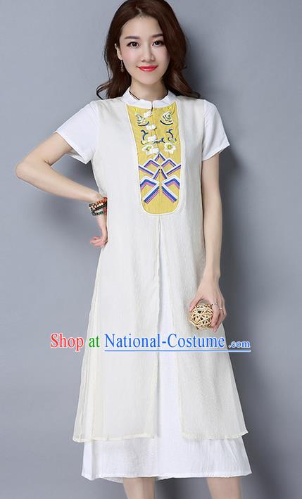 Traditional Ancient Chinese National Costume, Elegant Hanfu Mandarin Qipao Embroidery Stand Collar White Dress, China Tang Suit Chirpaur Republic of China Cheongsam Upper Outer Garment Elegant Dress Clothing for Women