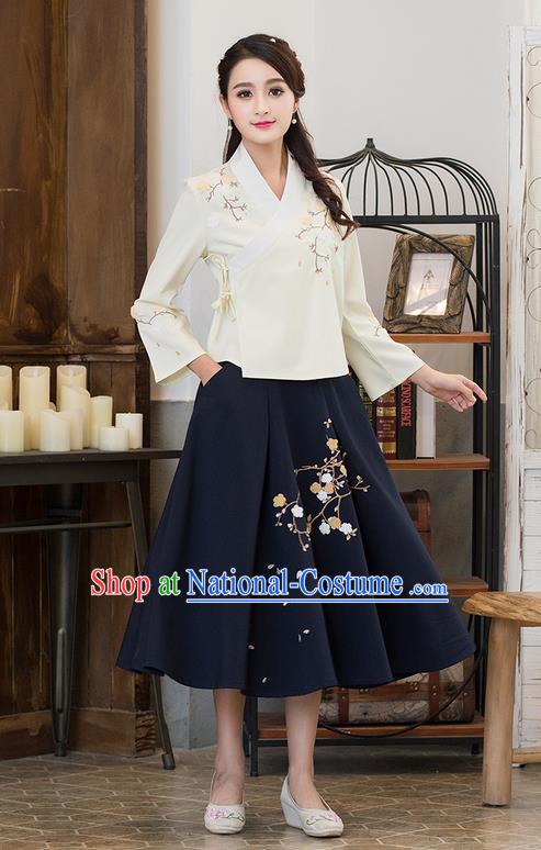 Traditional Chinese National Costume, Elegant Hanfu Embroidery Slant Opening Apricot Shirt, China Tang Suit Republic of China Blouse Cheongsam Upper Outer Garment Qipao Shirts Clothing for Women