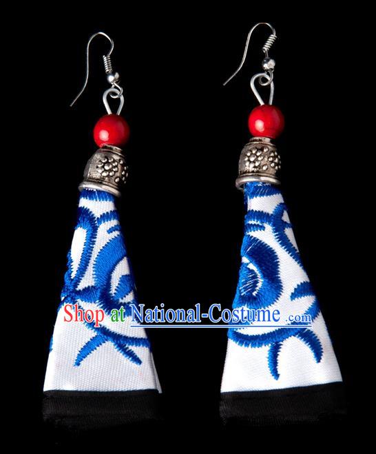 Traditional Chinese Miao Nationality Crafts, Hmong Handmade Miao Silver Embroidery White Earrings Pendant, China Ethnic Minority Eardrop Accessories Earbob Pendant for Women