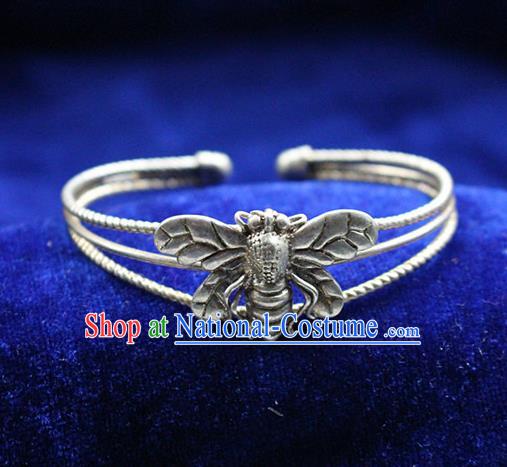 Traditional Chinese Miao Nationality Crafts Jewelry Accessory Bangle, Hmong Handmade Miao Silver  Honeybee Bracelet, Miao Ethnic Minority Silver Bracelet Accessories for Women