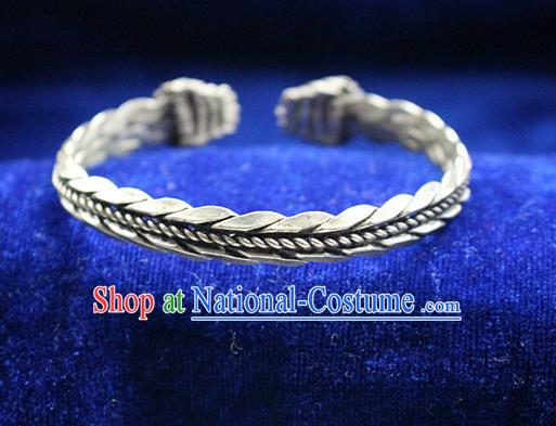 Traditional Chinese Miao Nationality Crafts Jewelry Accessory Bangle, Hmong Handmade Miao Silver Classical Dragon Bracelet, Miao Ethnic Minority Silver Bracelet Accessories for Women