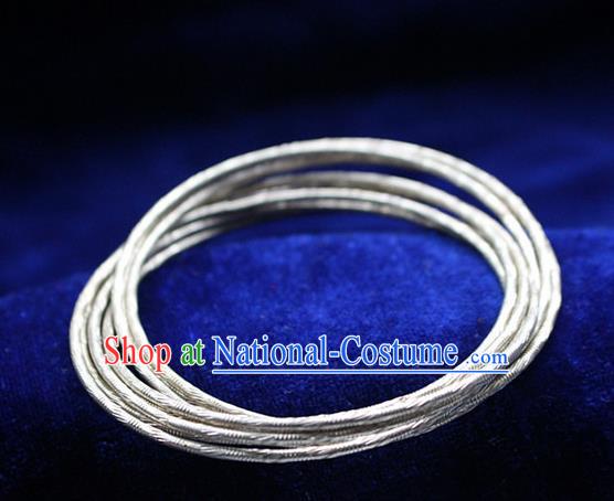 Traditional Chinese Miao Nationality Crafts Jewelry Accessory Bangle, Hmong Handmade Miao Silver Classical Eight Bracelet, Miao Ethnic Minority Silver Bracelet Accessories for Women