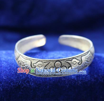 Traditional Chinese Miao Nationality Crafts Jewelry Accessory Bangle, Hmong Handmade Miao Silver Birds Bracelet, Miao Ethnic Minority Silver Bracelet Accessories for Women