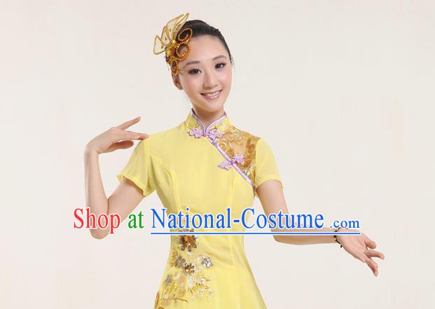 Traditional Chinese Yangge Fan Dancing Costume