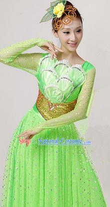 Traditional Chinese Modern Dancing Costume, Women Opening Classic Chorus Singing Group Dance Paillette Costume, Folk Dance Yangko Costume, Modern Dance Long Green Peony Dress for Women