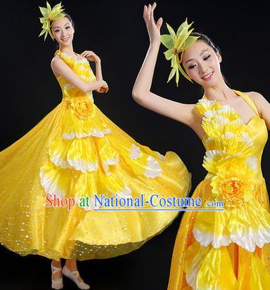 Traditional Chinese Yangge Fan Dancing Costume